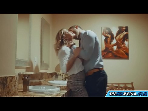 ❤️ Ketika seorang pirang berdada menggoda Anda di toilet umum ️❌ Video sialan di id.pornosexphoto.ru